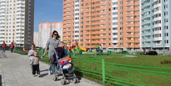 На жителей каких регионов Казахстана приходится больше всего квадратных метров жилья