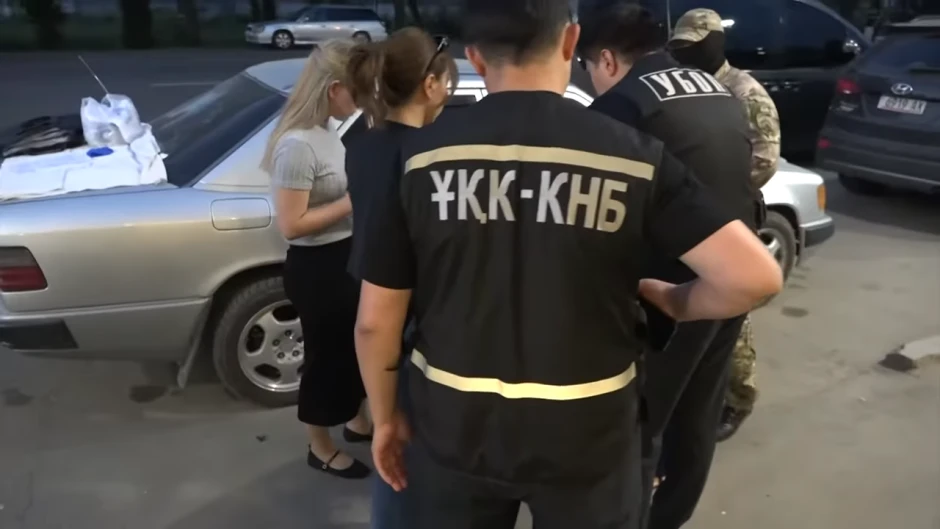 Жаңа туған сәбилерді сатумен айналысқан қылмыстық топ ұсталды