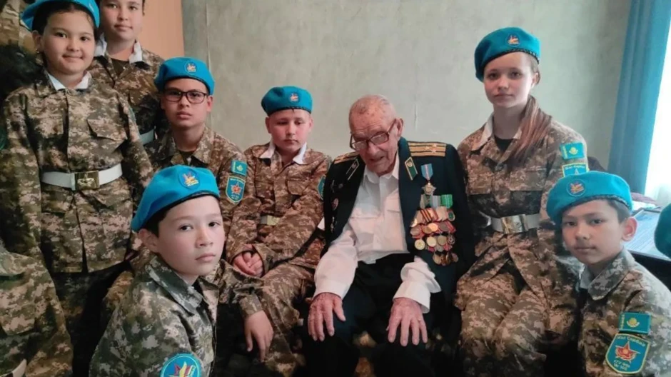Жерлейін деп жатқанда көзін ашқан майдангер 102 жасқа толды