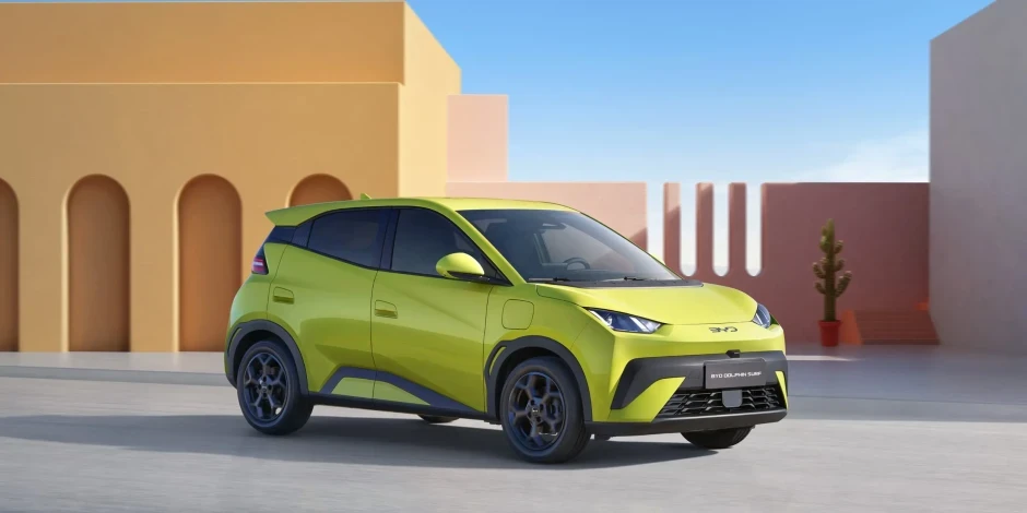 BYD выходит на рынок Великобритании с бюджетной моделью, усиливая конкуренцию с Tesla